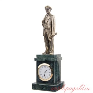 Часы со статуэткой В.И. Ленина на постаменте