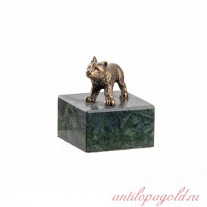 Статуэтка Волчонок стоящий на камне