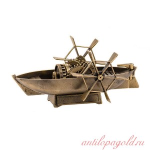 Лодка Л. да Винчи с гребным колесом