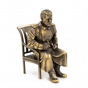 Сталин на стуле